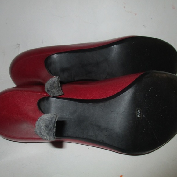 Franco Sarto Brick Red Round Toe Eyelet Pumps - Picture 7 of 7